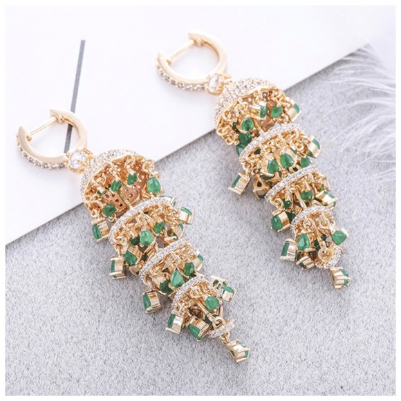 ❤️ Swarovski Crystals The AWA Chandelier Earrings - Picture 4 of 5